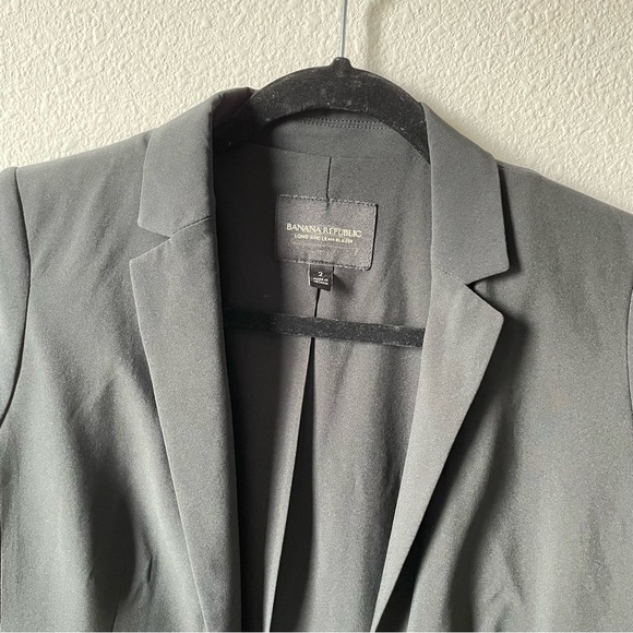 Banana Republic size 2 Black Blazer lightweight - Picture 3 of 7